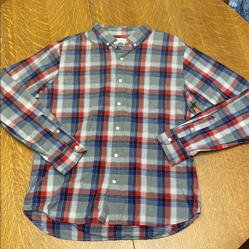 Men’s button up long sleeve shirt